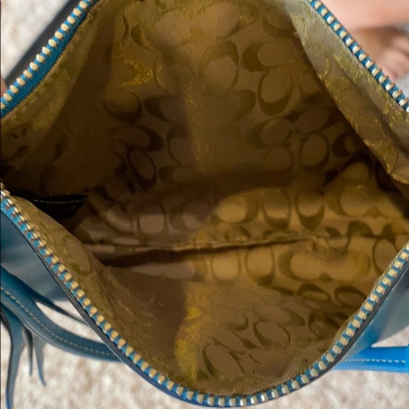 Coach blue leather wristlet with zipper and tassel - Picture 6 of 6